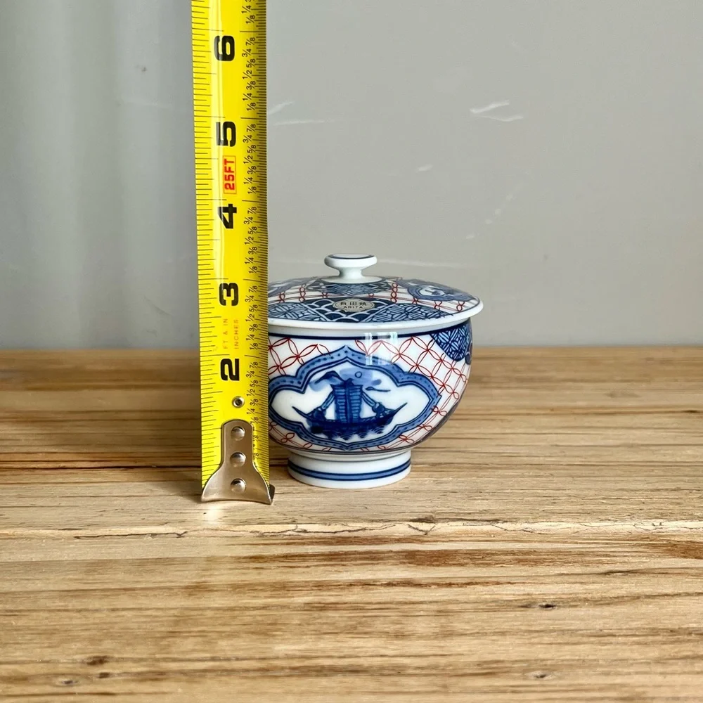 Japanese Arita Hizen Porcelain Covered Rice Bowl